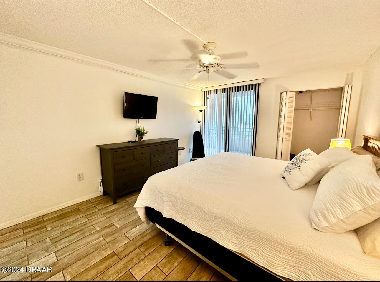 1 Oceans West Boulevard, 4B5