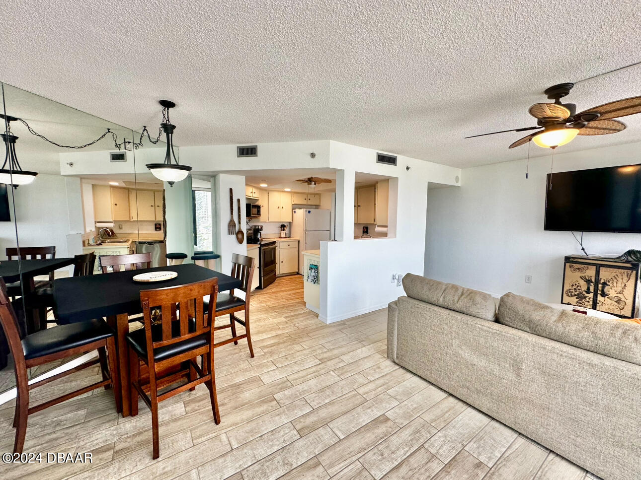 1 Oceans West Boulevard, 4B5