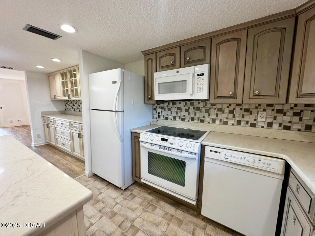 3845 S Atlantic Avenue, 1