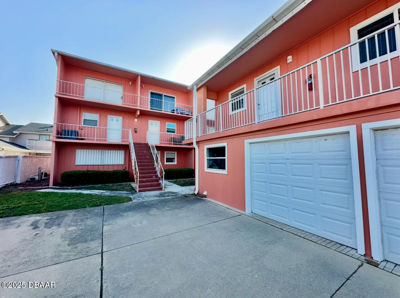 3845 S Atlantic Avenue, 1
