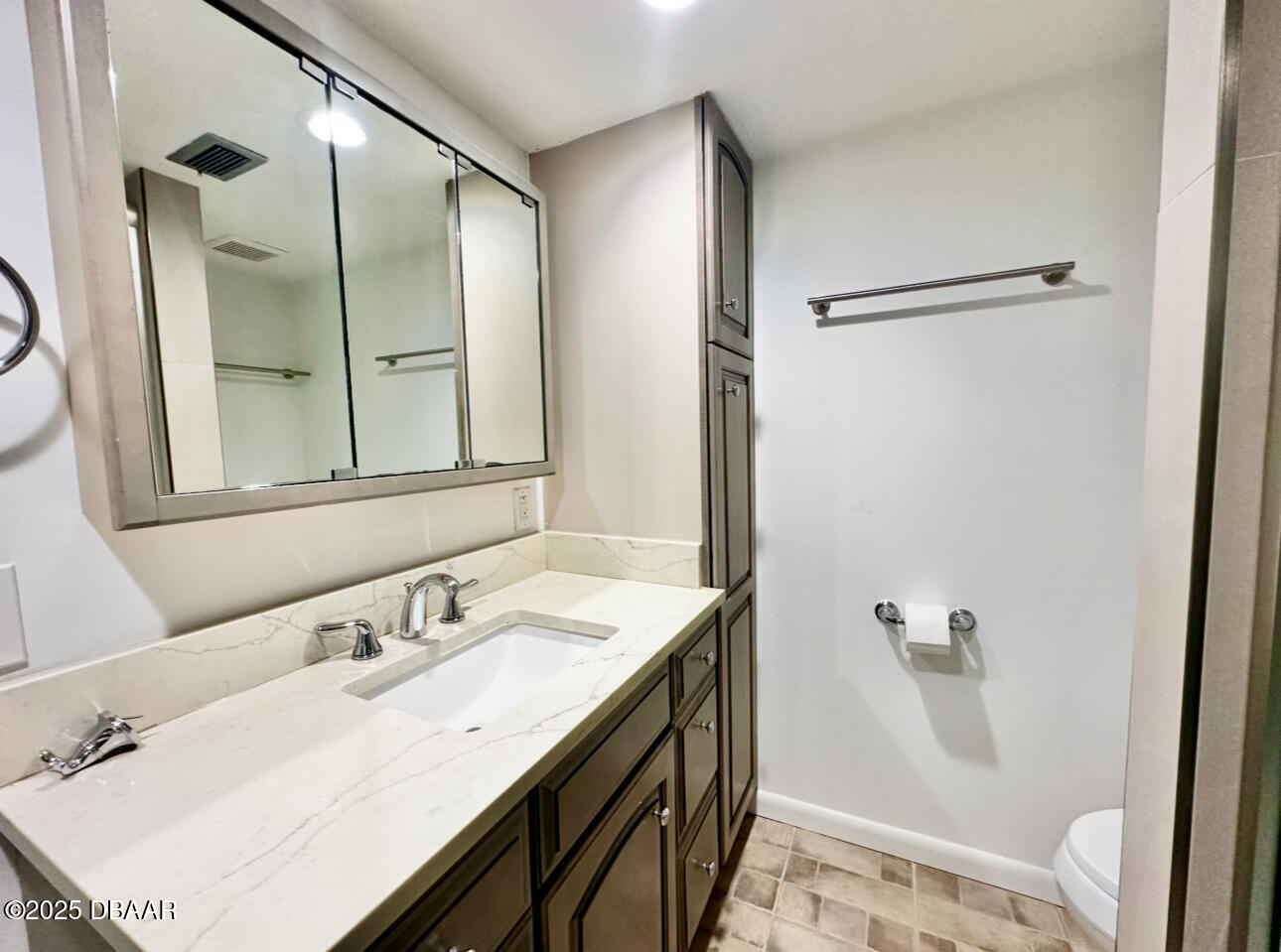 3845 S Atlantic Avenue, 1