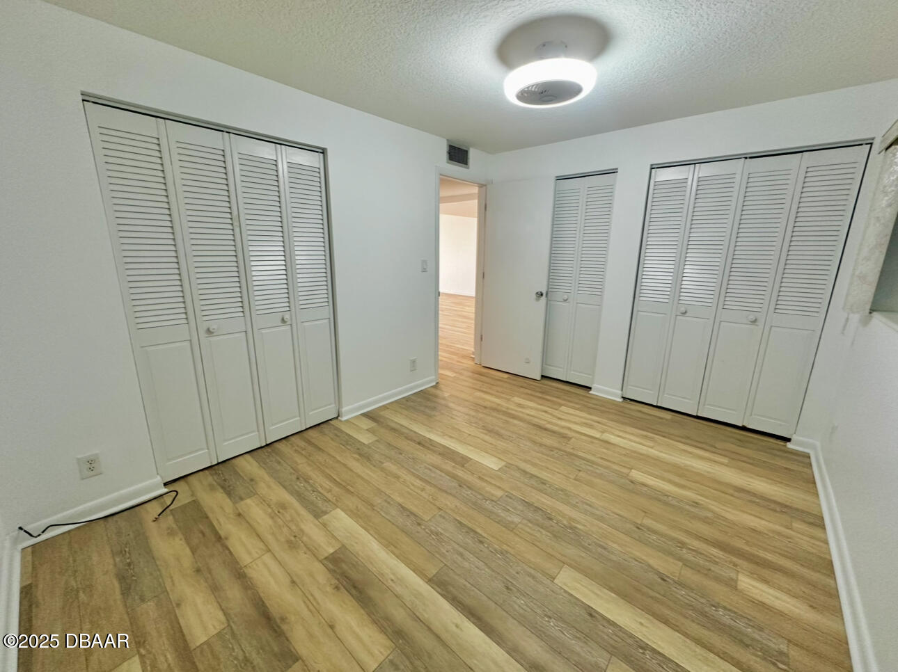 3845 S Atlantic Avenue, 1