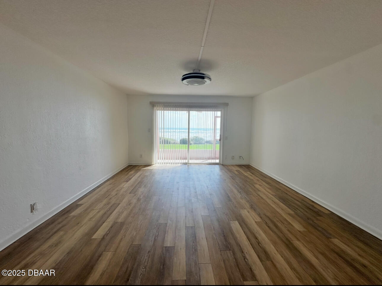 3845 S Atlantic Avenue, 1