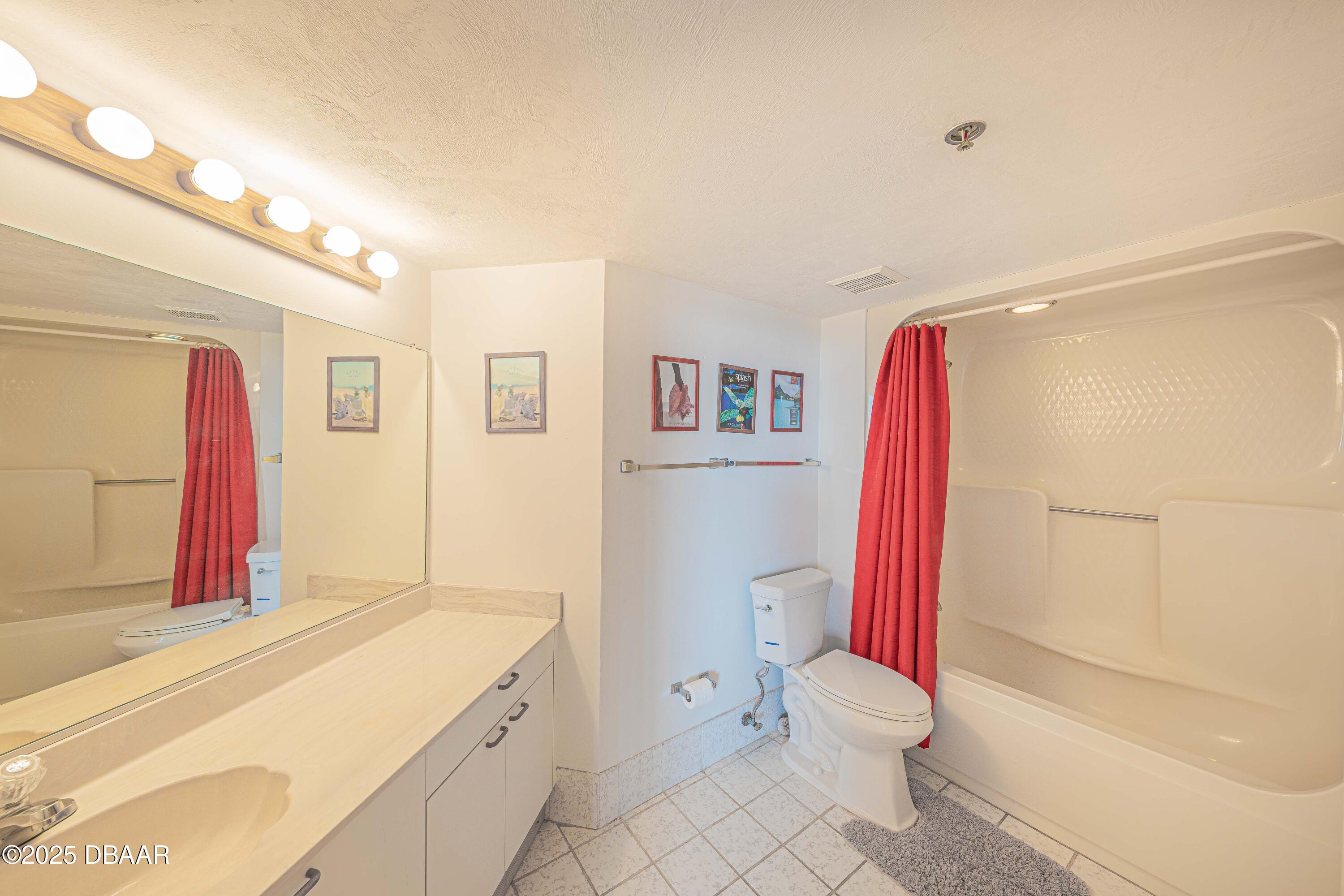 3023 S Atlantic Avenue, 8010