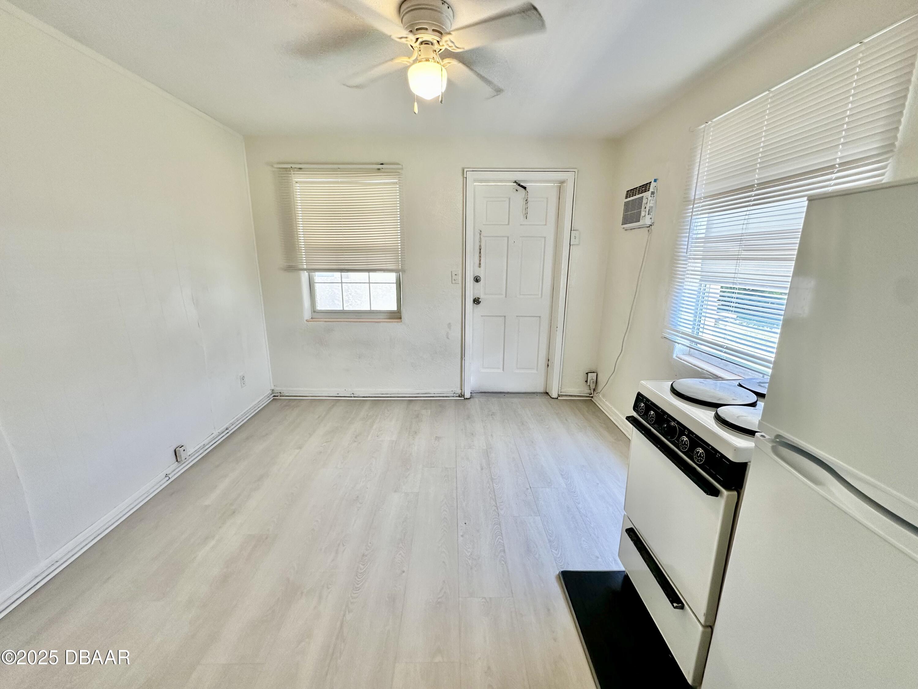 3226 S Atlantic Avenue, 5