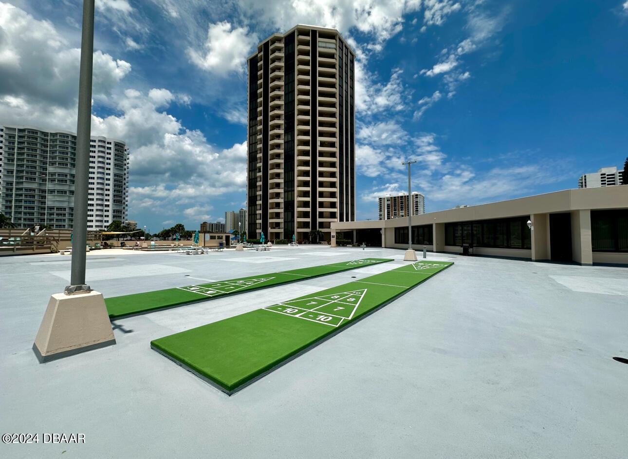 1 Oceans West Boulevard 4B5
