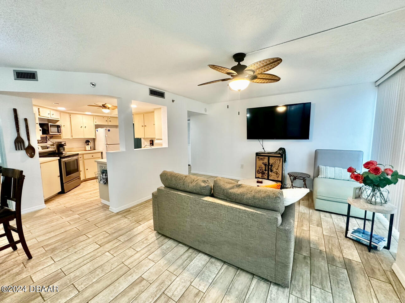 1 Oceans West Boulevard 4B5