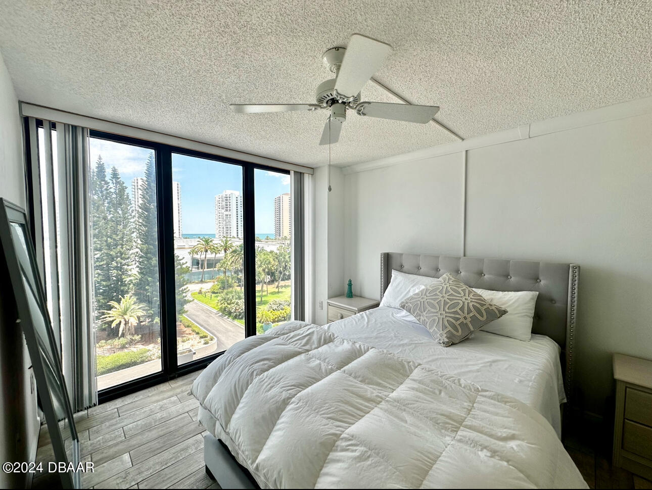 1 Oceans West Boulevard 4B5