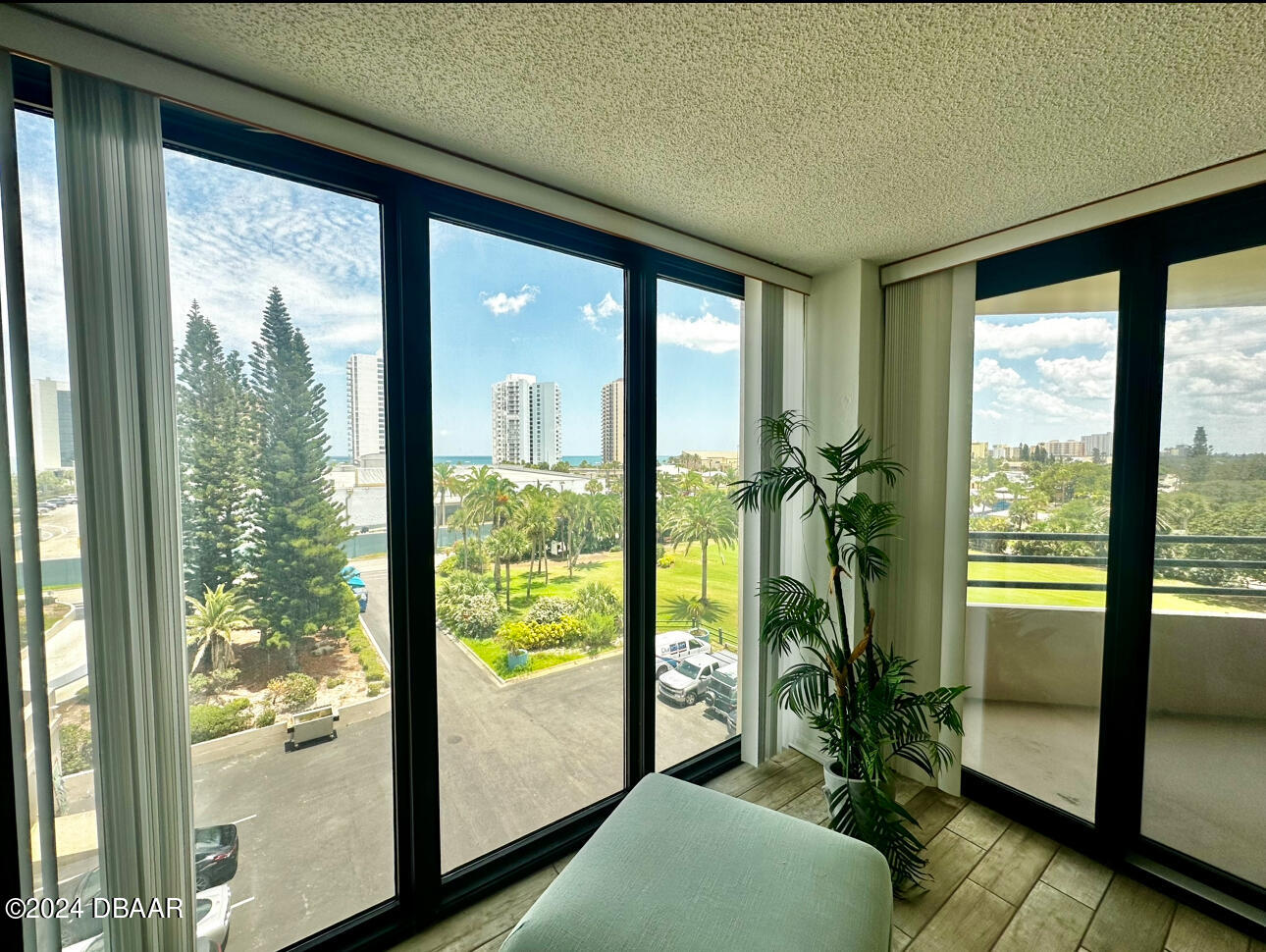 1 Oceans West Boulevard 4B5