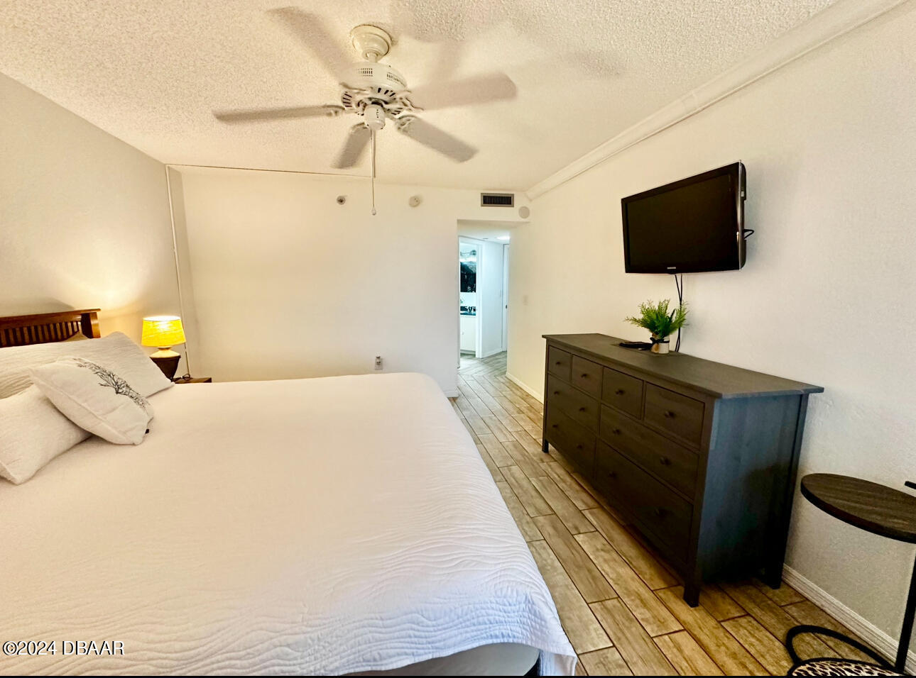 1 Oceans West Boulevard 4B5