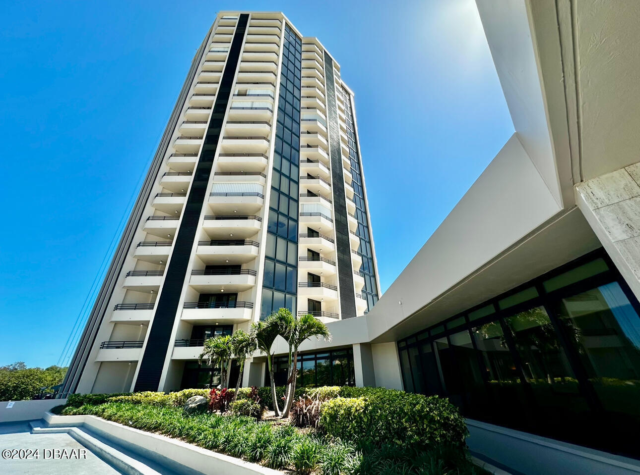 1 Oceans West Boulevard 4B5