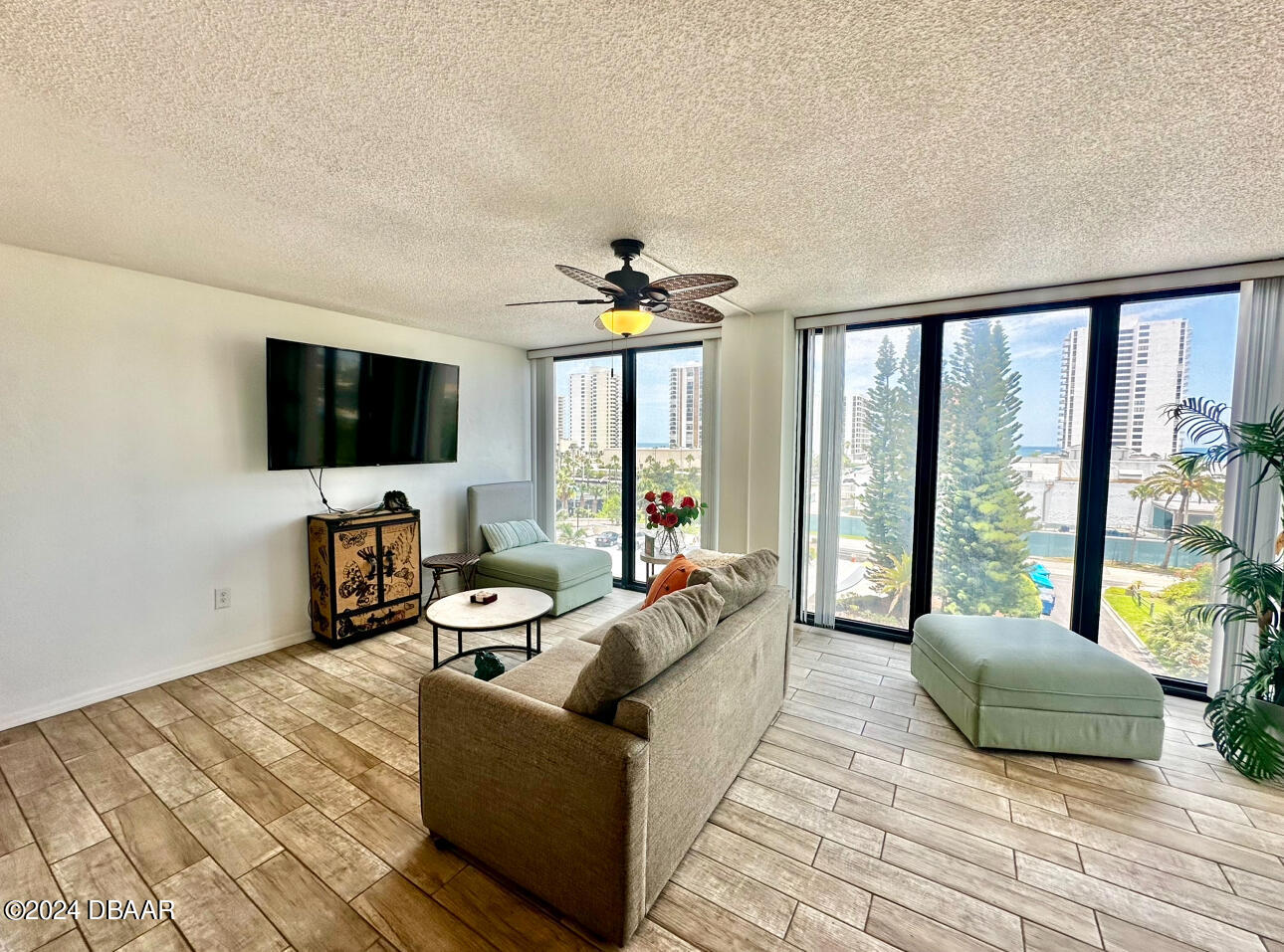 1 Oceans West Boulevard 4B5