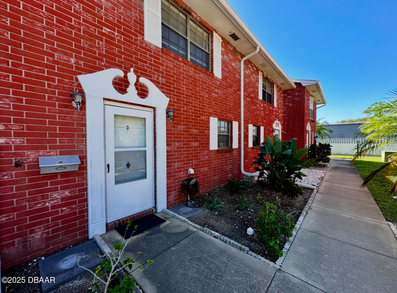 2250 S Palmetto Avenue J3