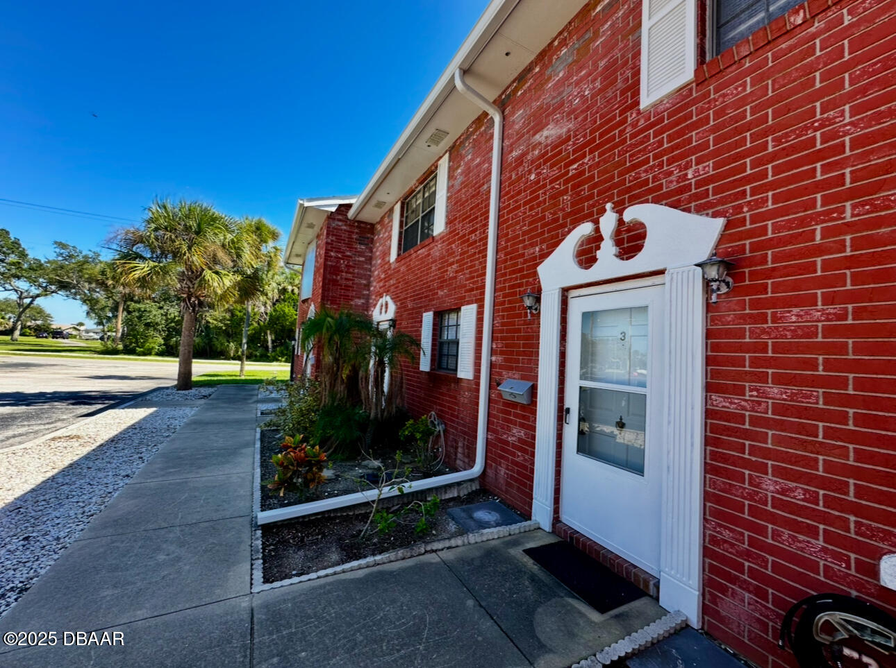 2250 S Palmetto Avenue J3