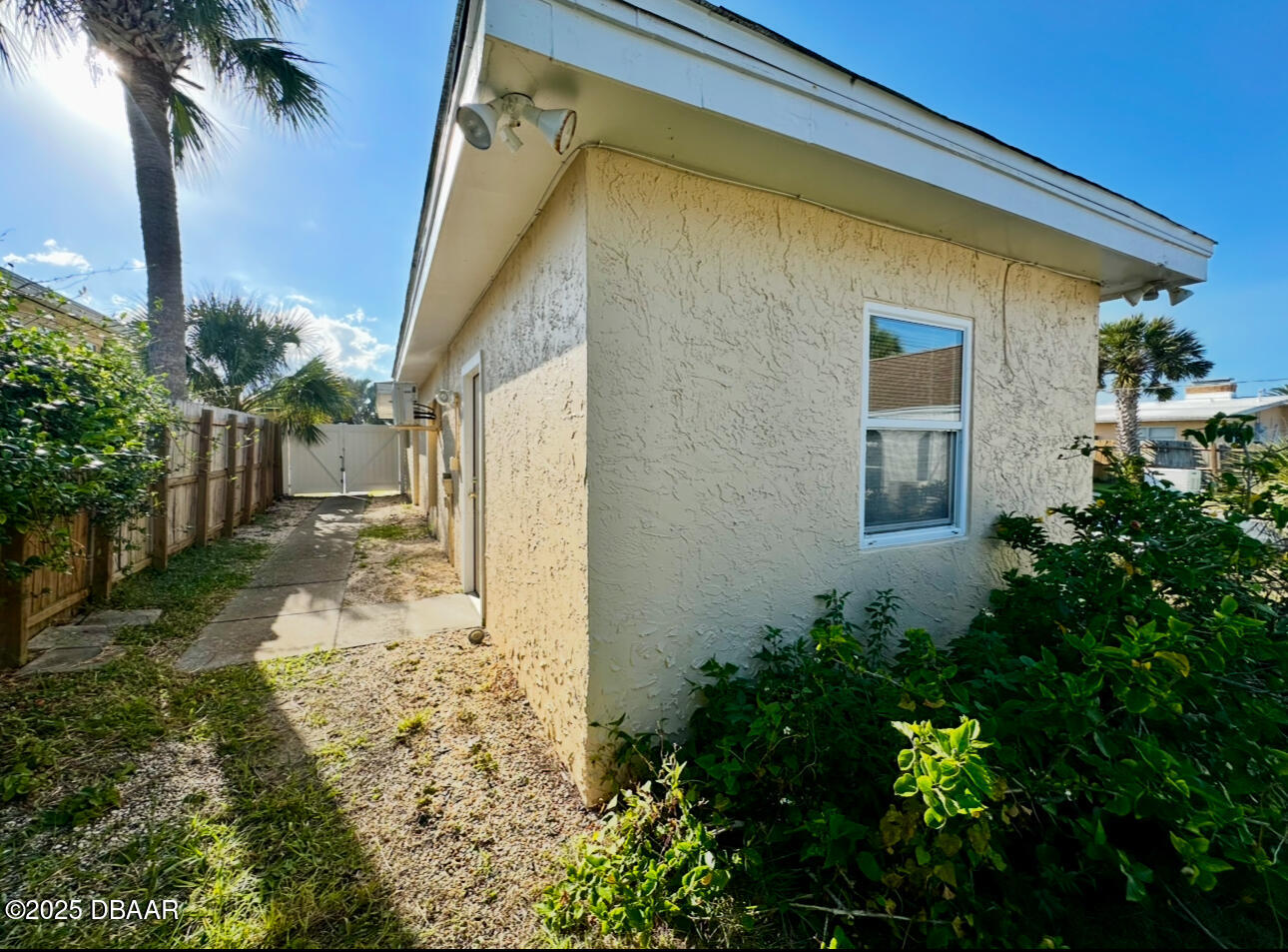 1104 Jacaranda Avenue Apt 1