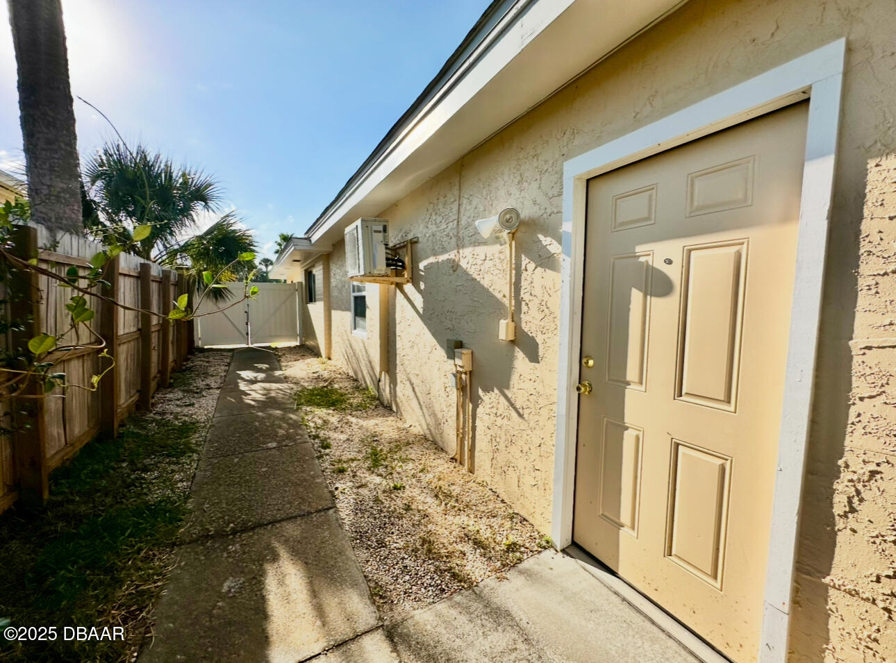 1104 Jacaranda Avenue Apt 1