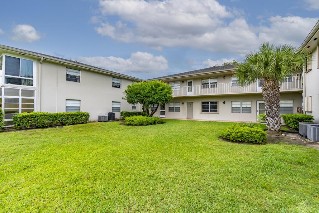 3 Lake Vista Trail 203, Port St. Lucie Unit: 203