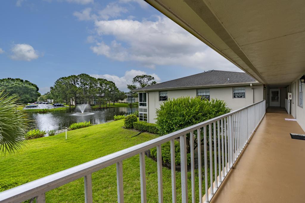 3 Lake Vista Trail 203, Port St. Lucie Unit: 203