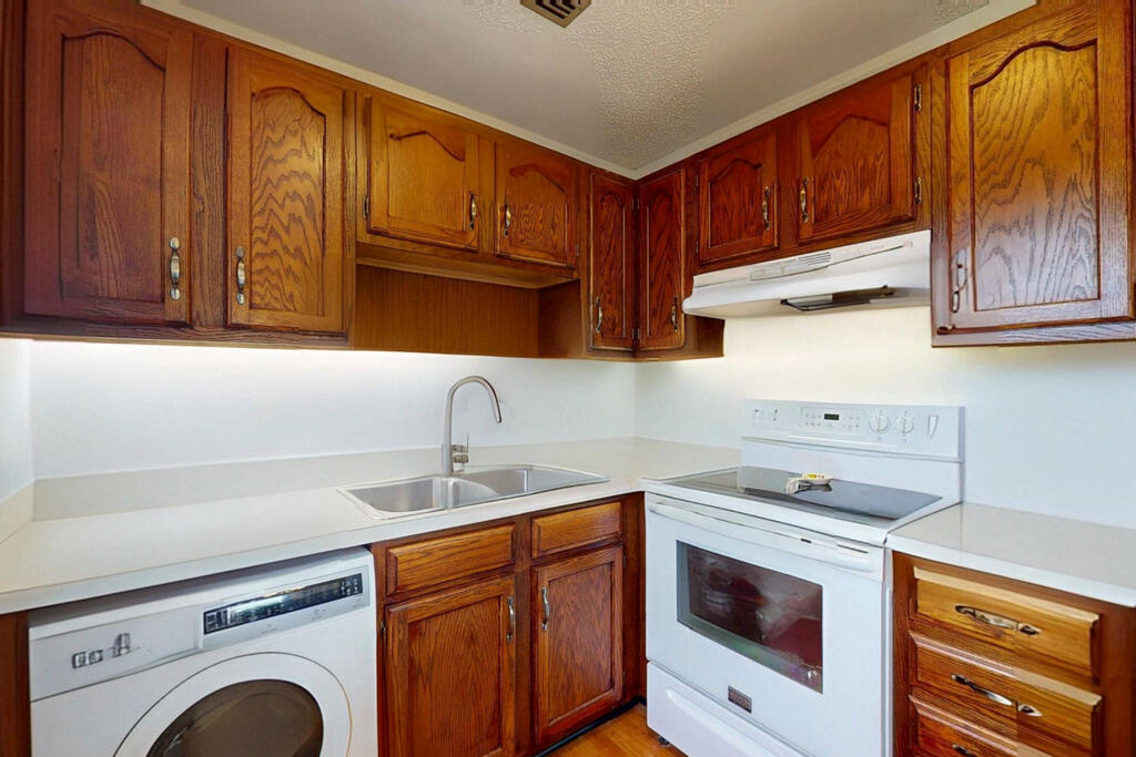 3 Lake Vista Trail 203, Port St. Lucie Unit: 203