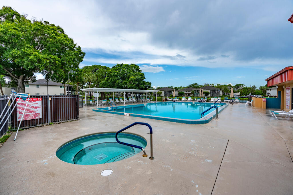 3 Lake Vista Trail 203, Port St. Lucie Unit: 203