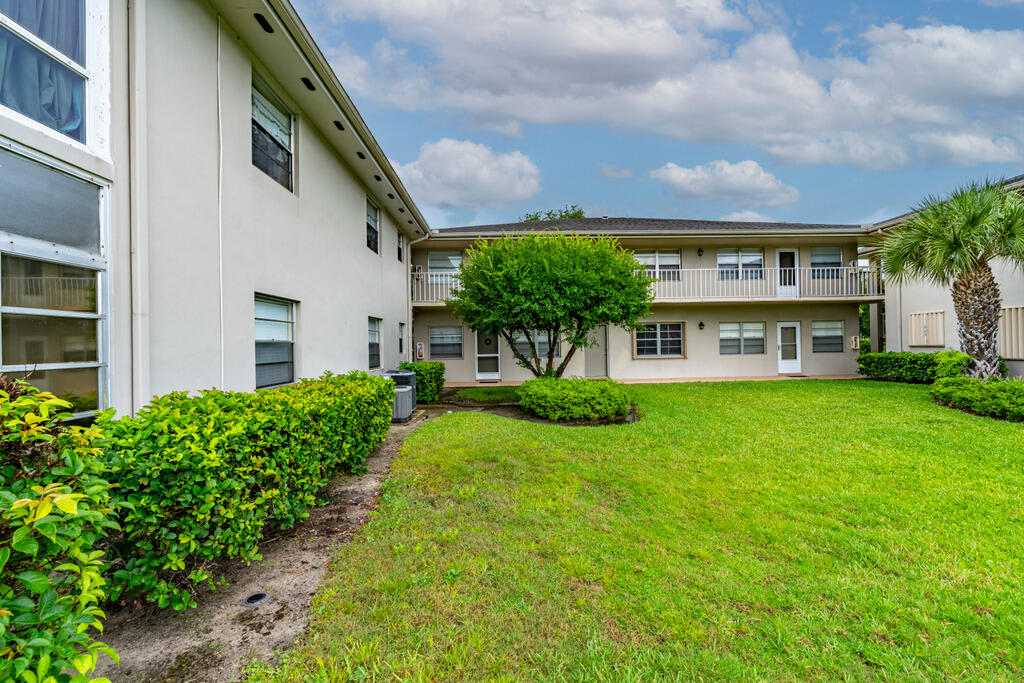 3 Lake Vista Trail 203, Port St. Lucie Unit: 203
