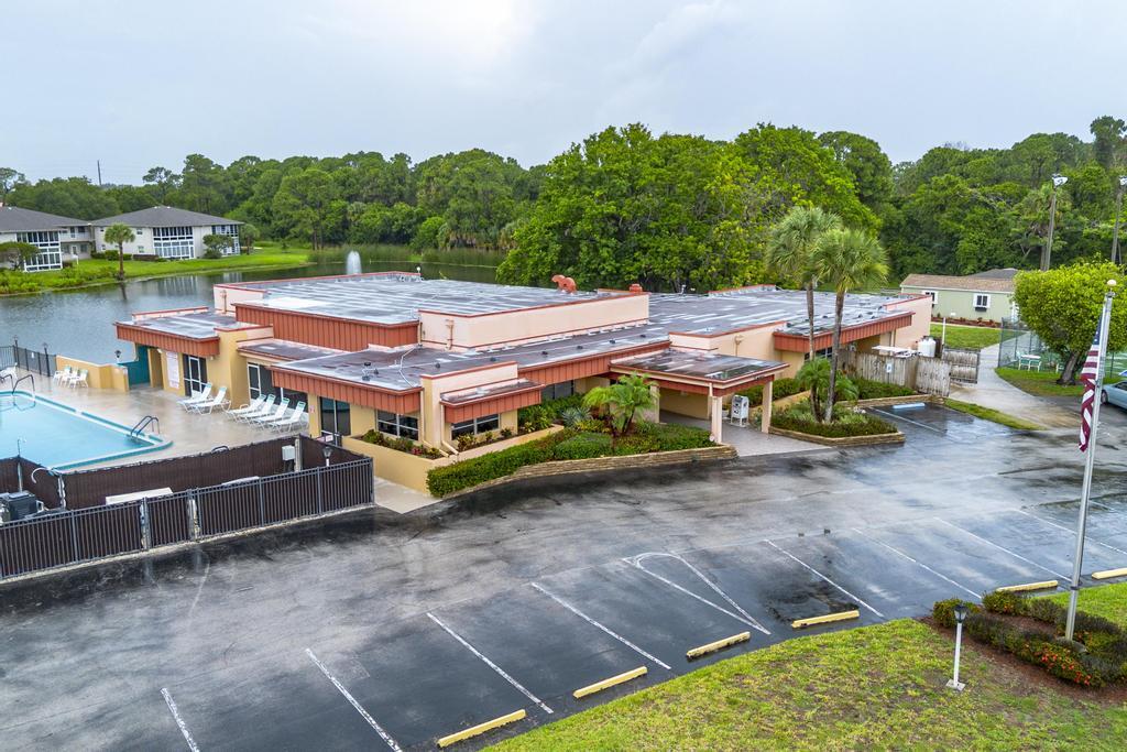3 Lake Vista Trail 203, Port St. Lucie Unit: 203