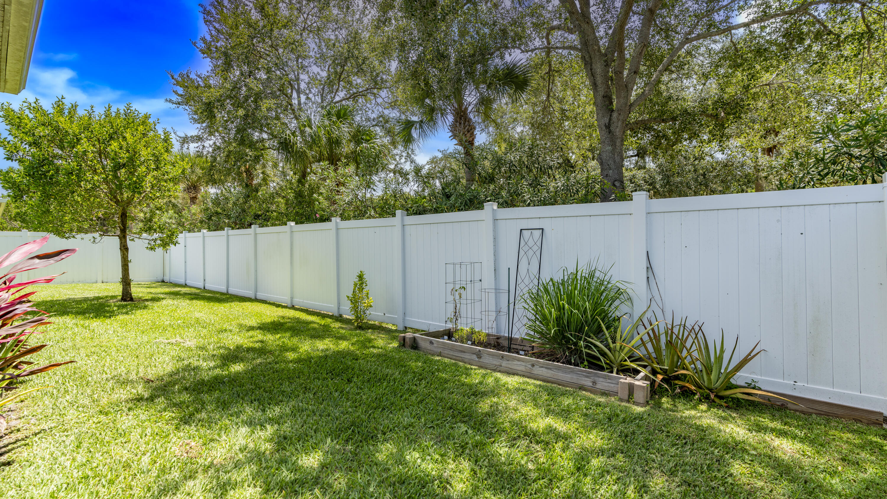 5344 Oakland Lake Circle