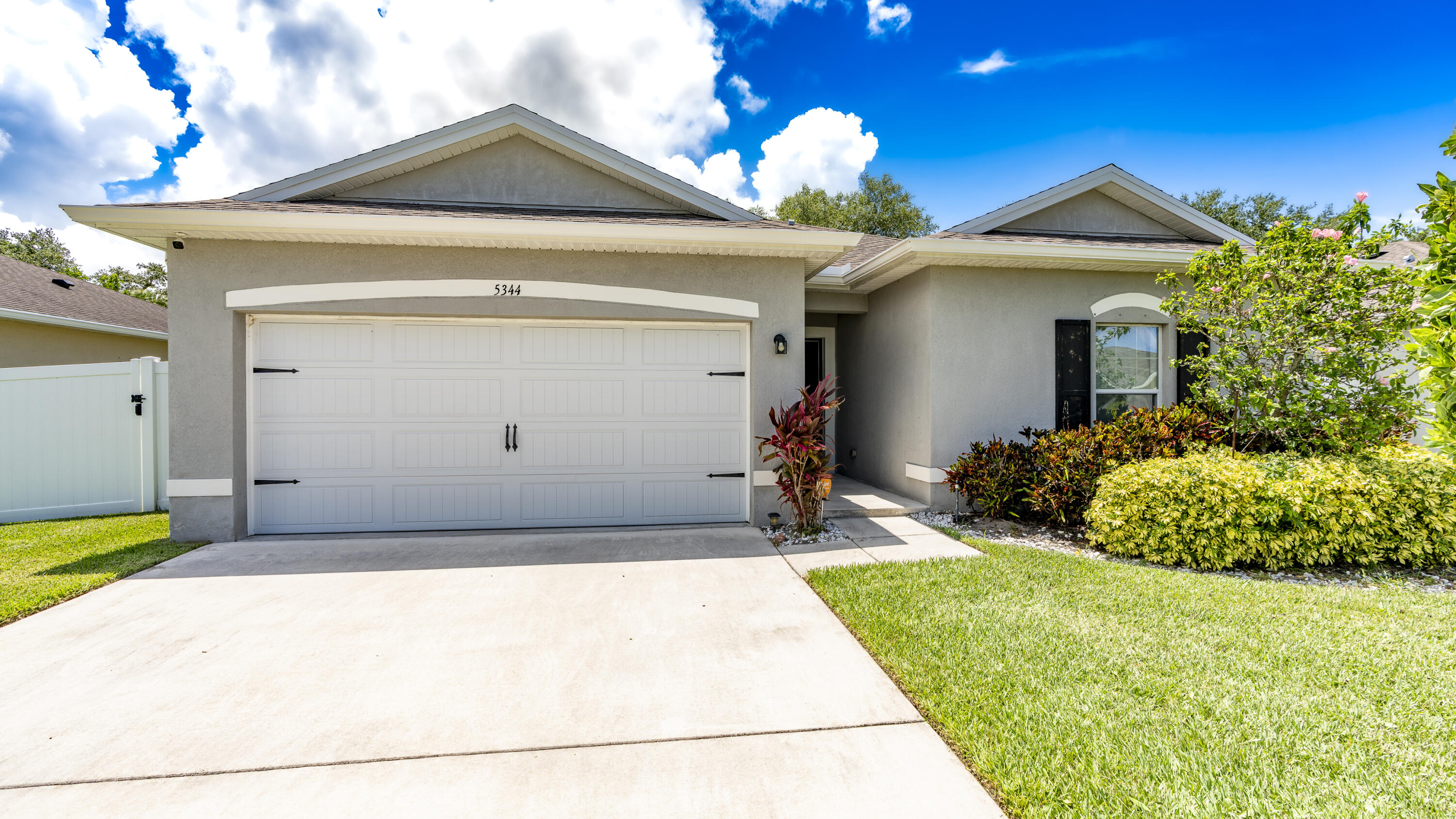 5344 Oakland Lake Circle
