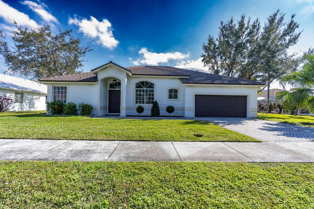 1255 SW Maplewood Drive, Port St. Lucie