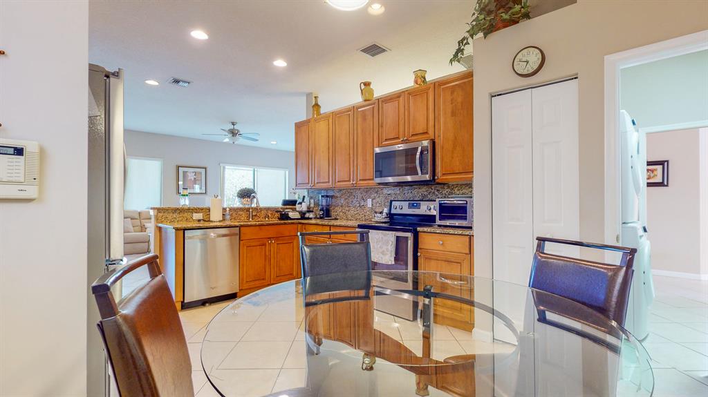358 NW Shoreview Drive