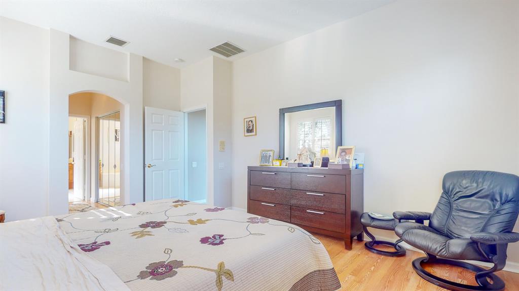 358 NW Shoreview Drive