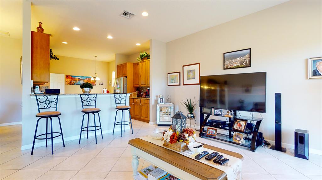358 NW Shoreview Drive