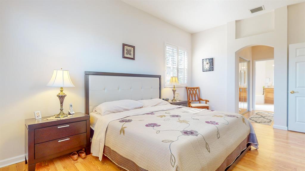 358 NW Shoreview Drive