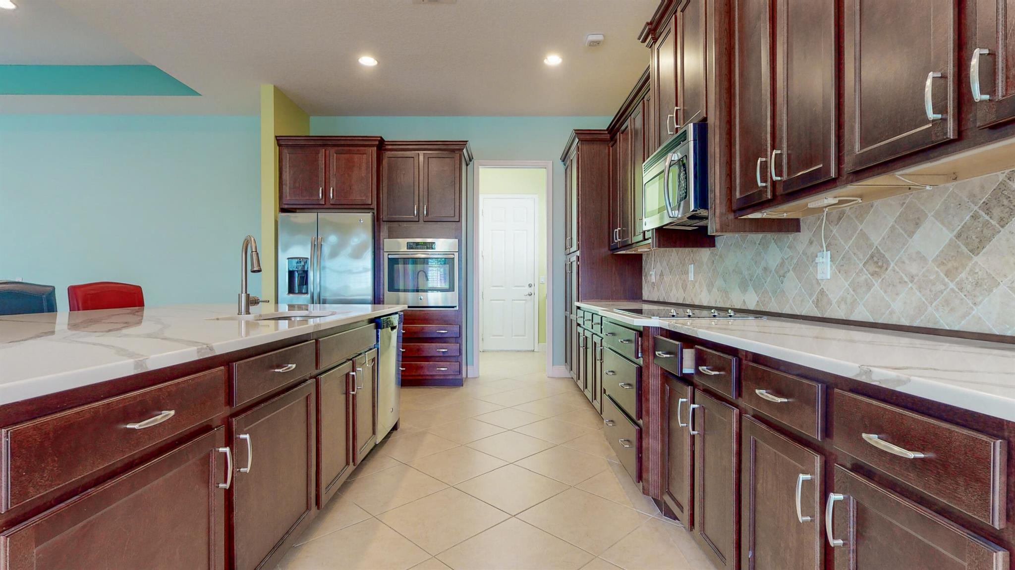 12020 SW Oakwater Court