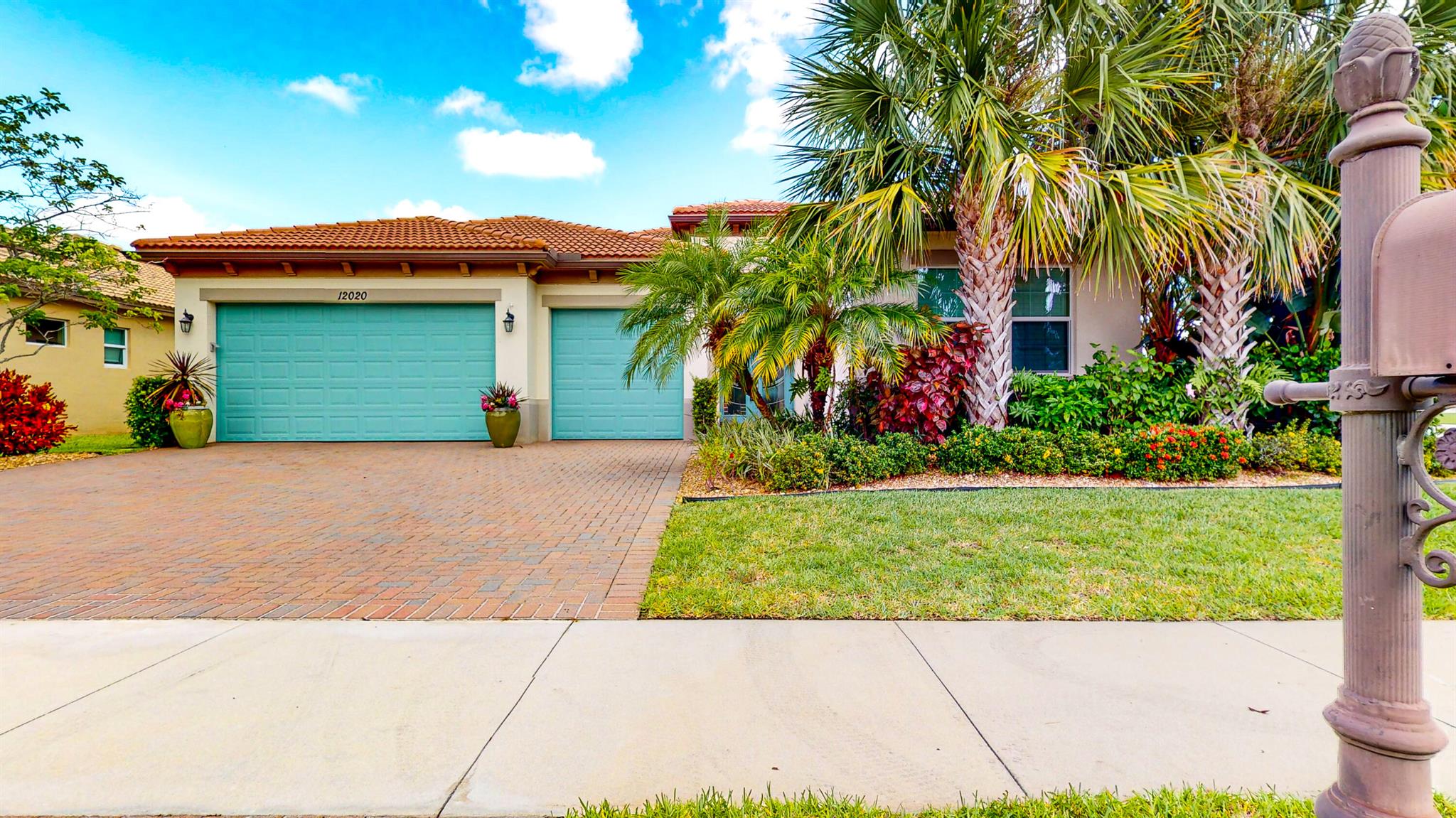 12020 SW Oakwater Court