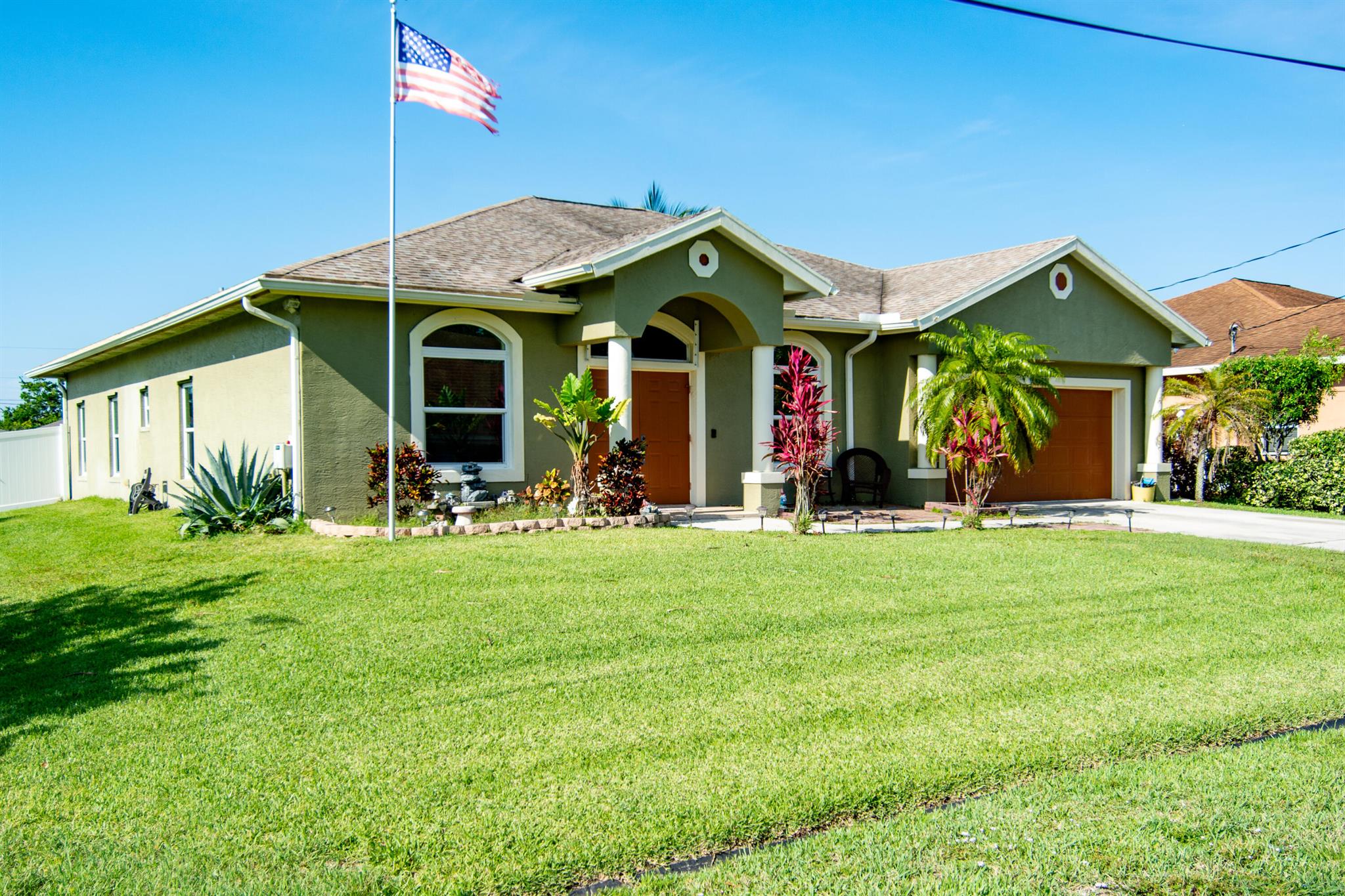 1080 SW Romaine Lane