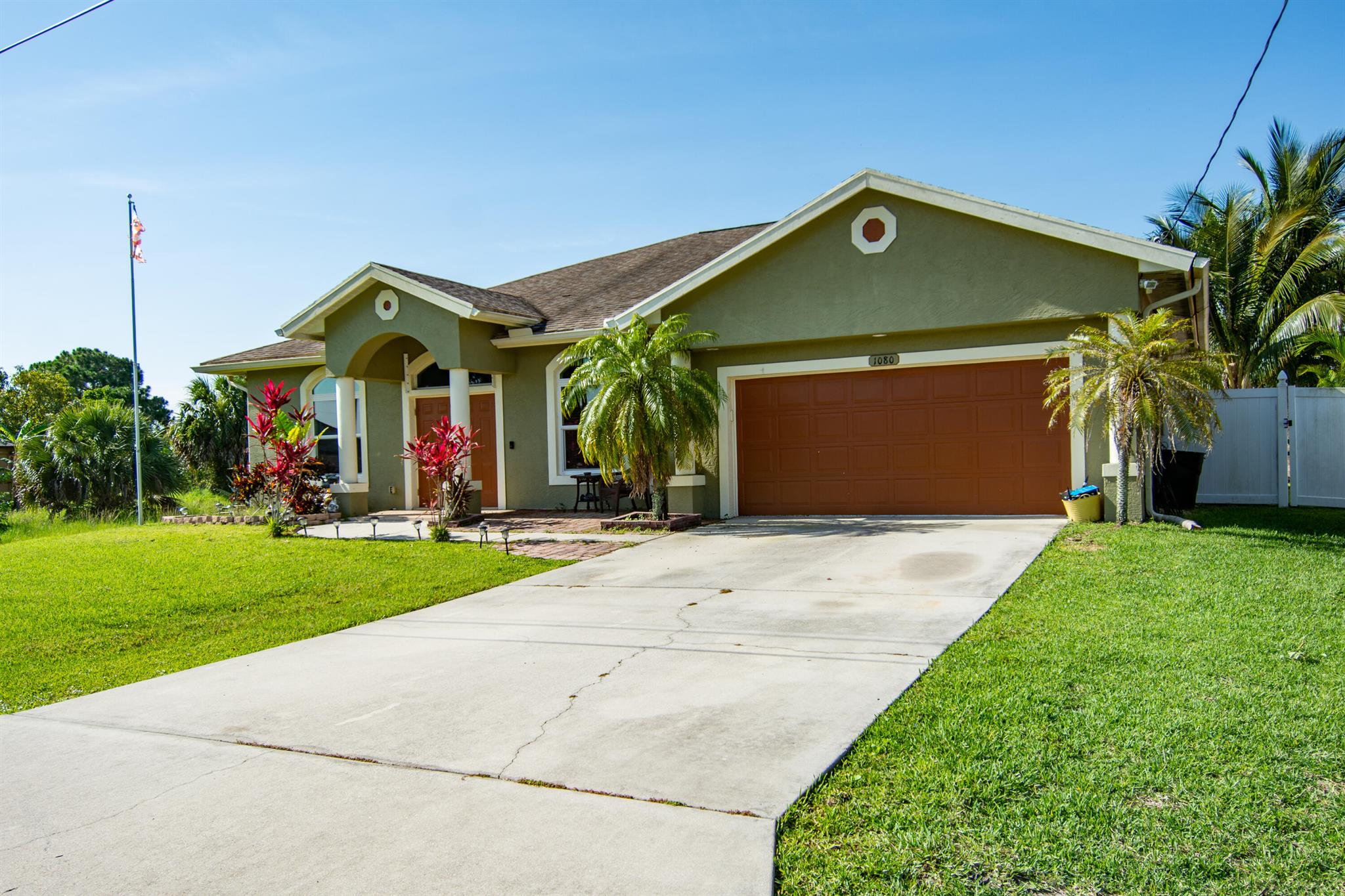 1080 SW Romaine Lane