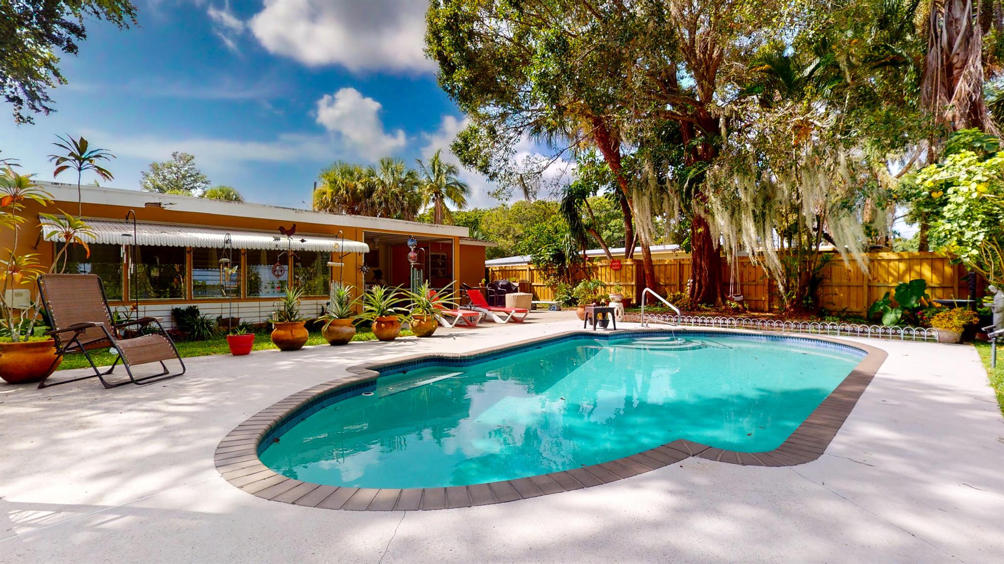 1009 Beach Court