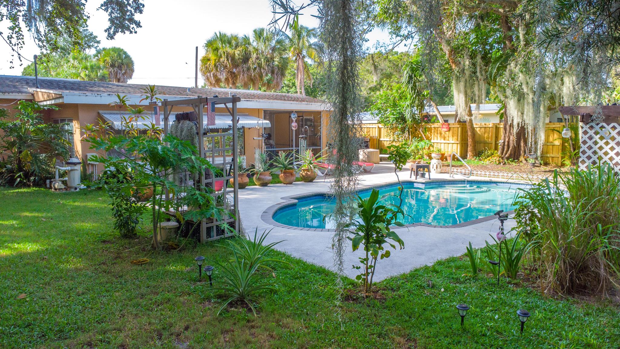 1009 Beach Court