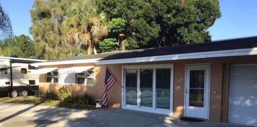 1009 Beach Court