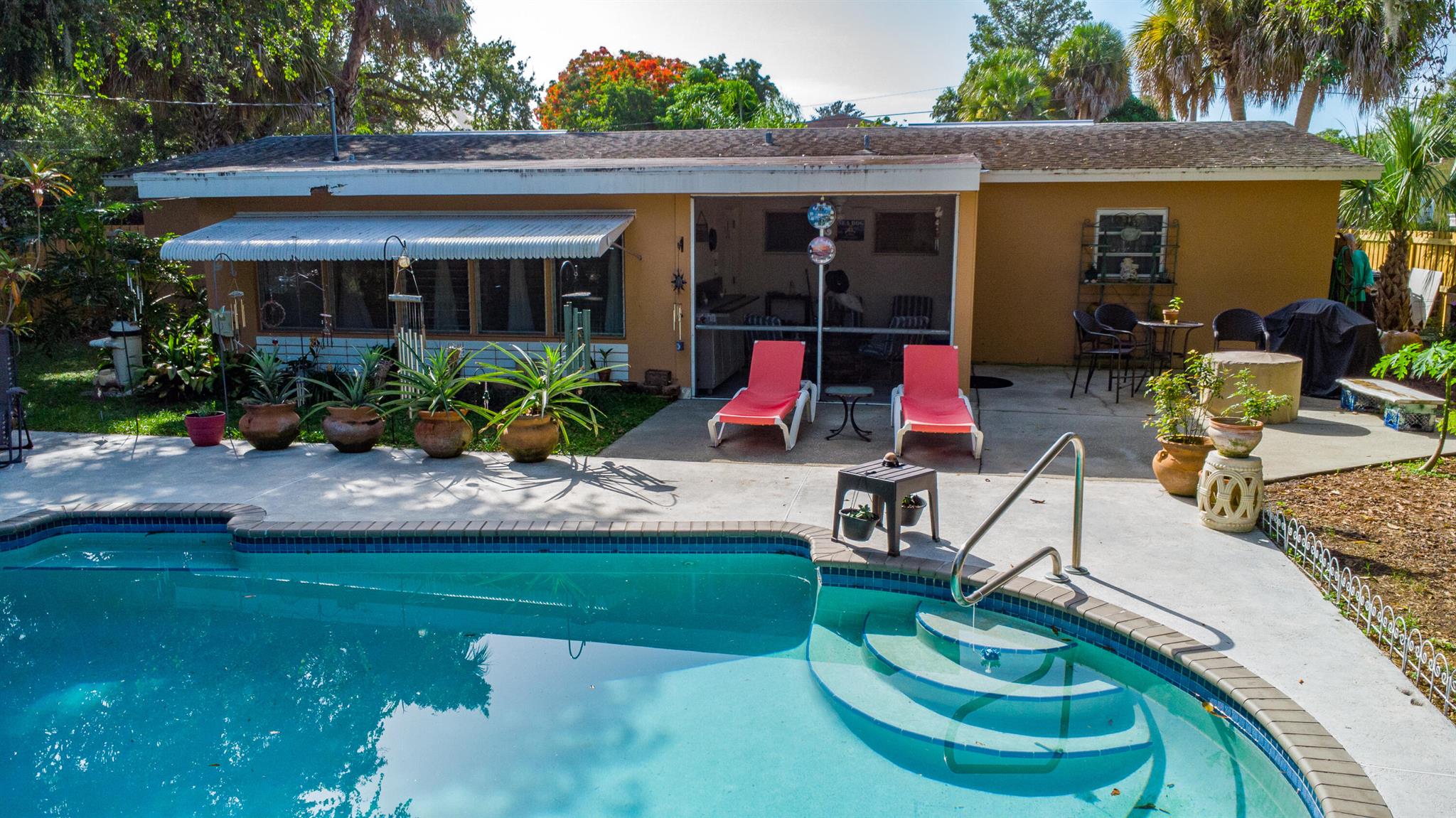 1009 Beach Court