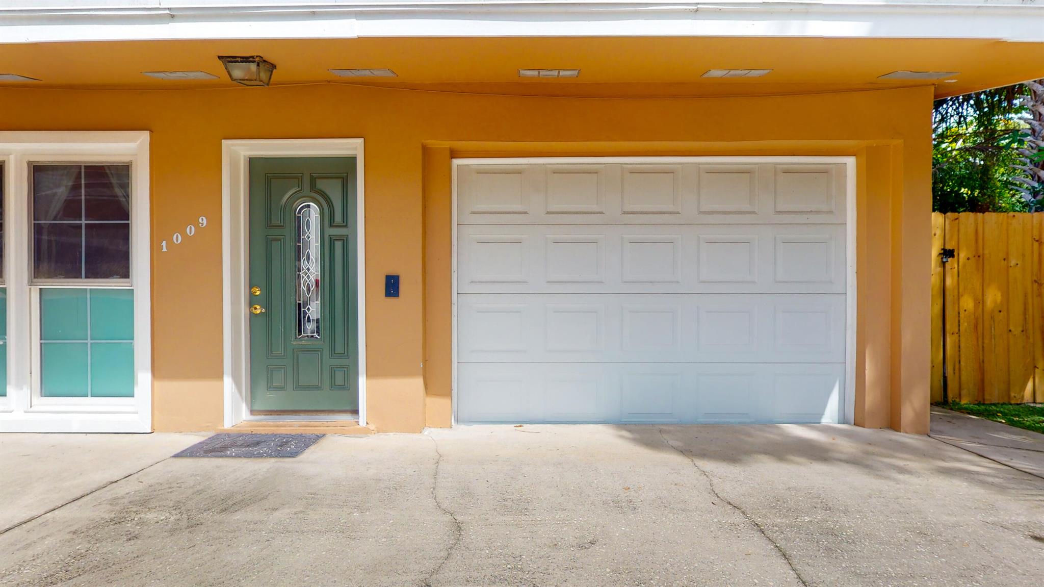 1009 Beach Court