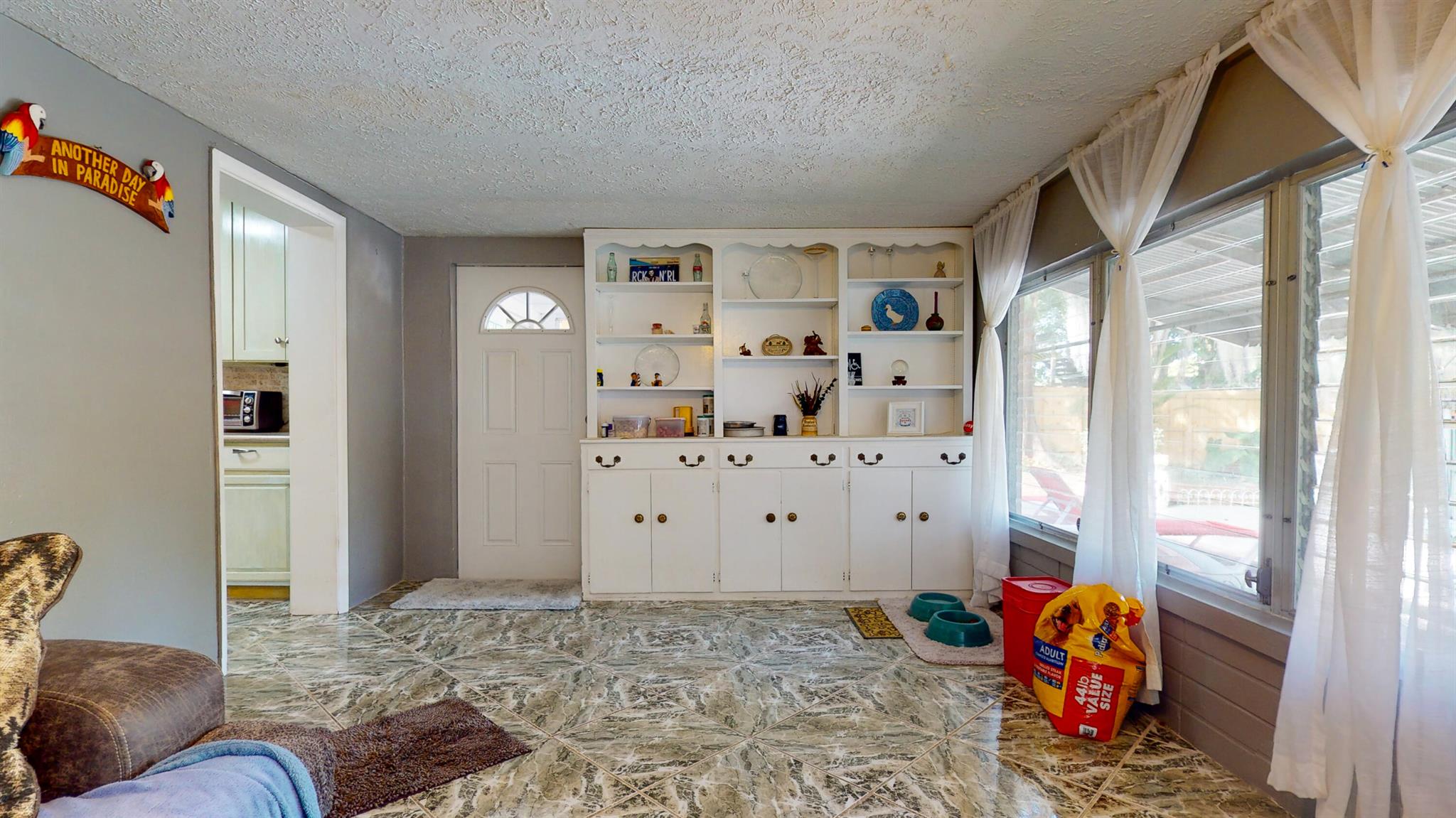 1009 Beach Court