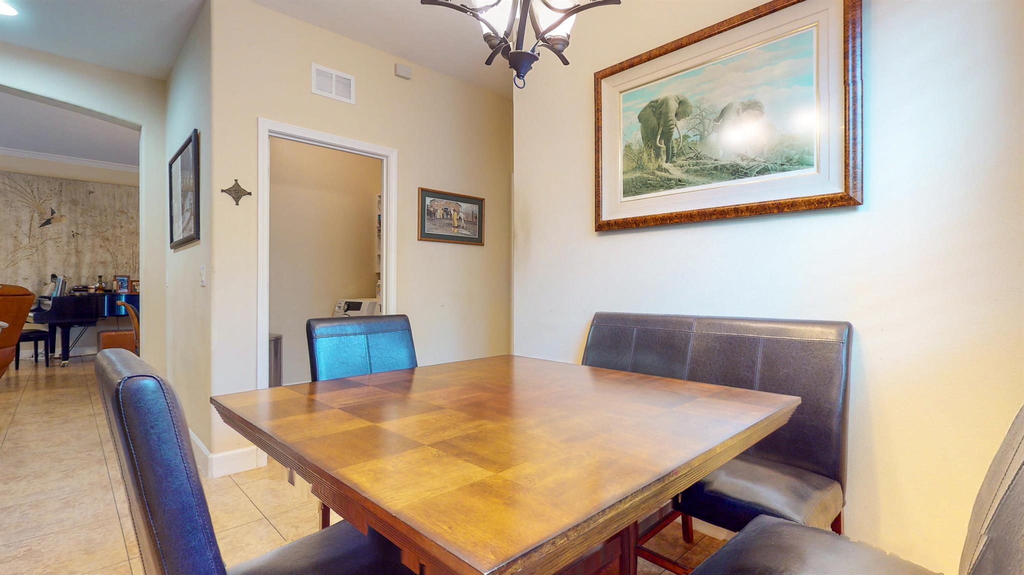 4224 Diamond Square
