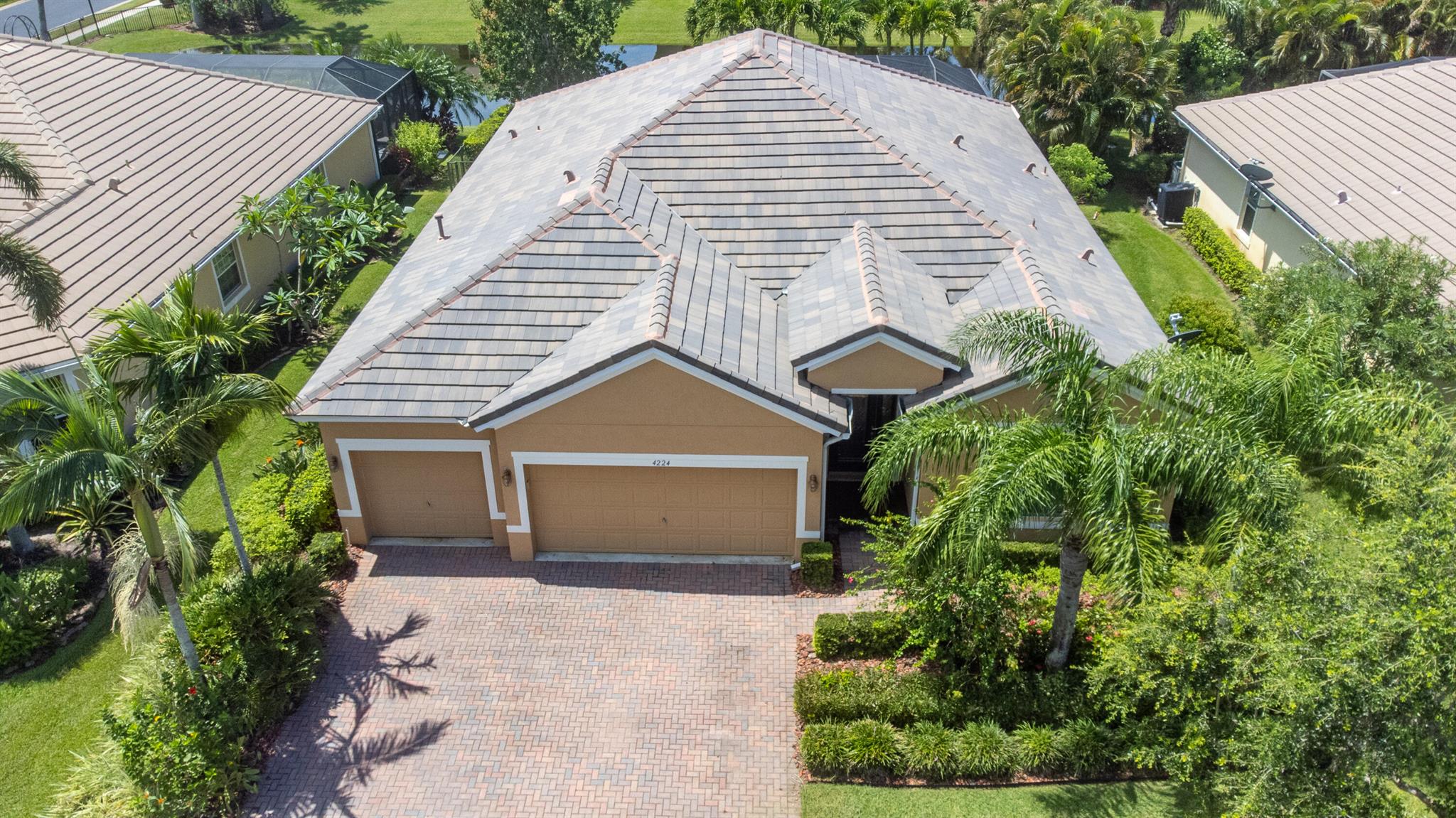 4224 Diamond Square