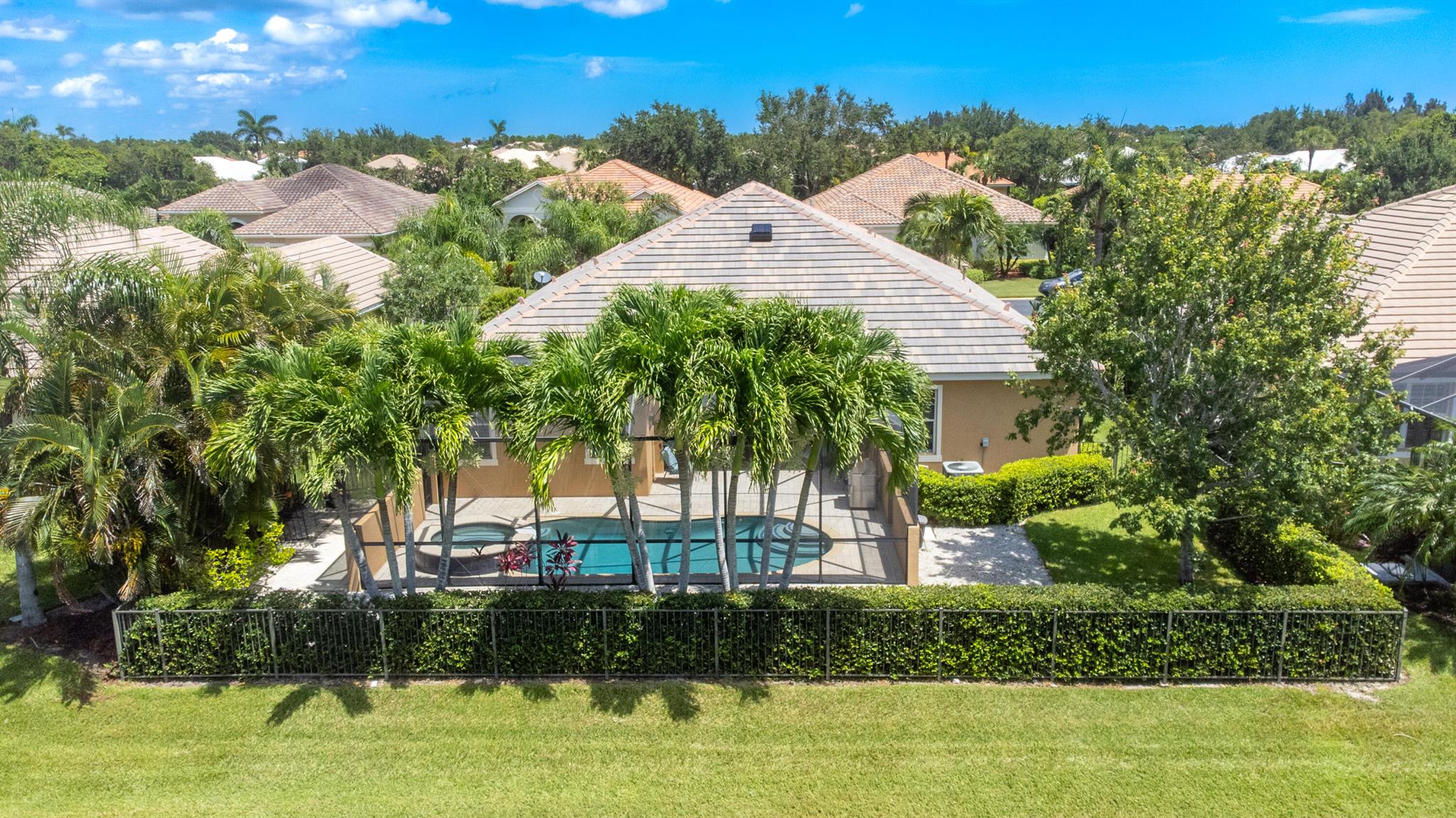 4224 Diamond Square