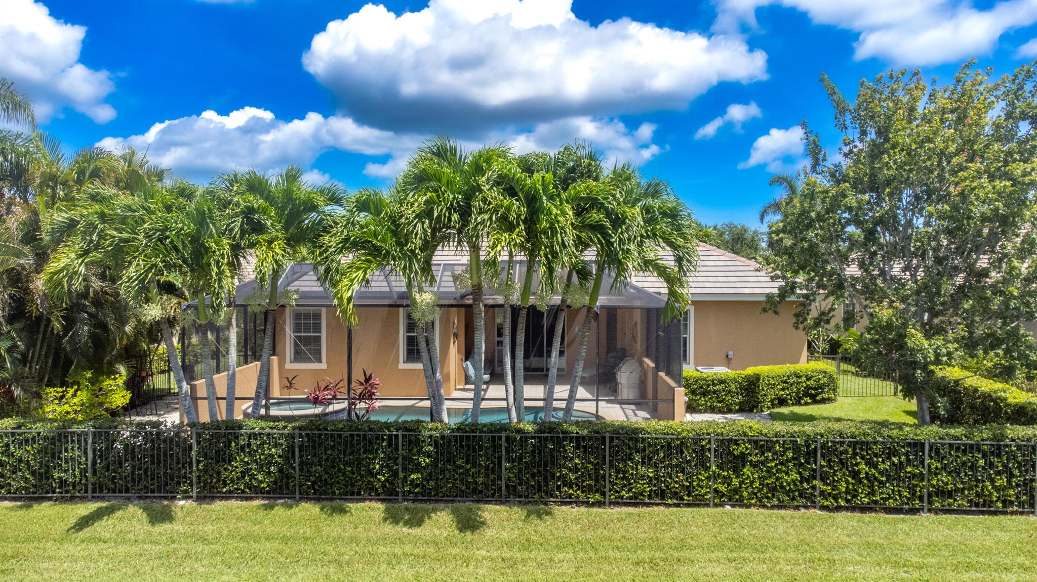 4224 Diamond Square