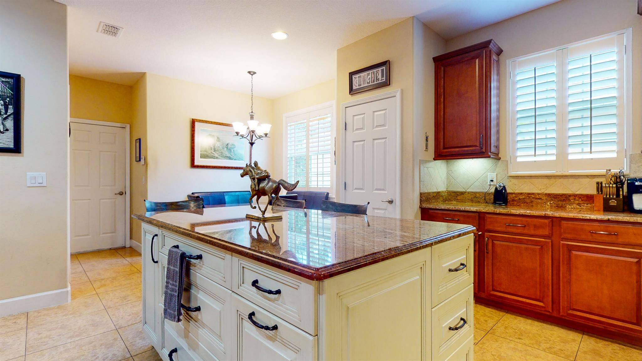 4224 Diamond Square