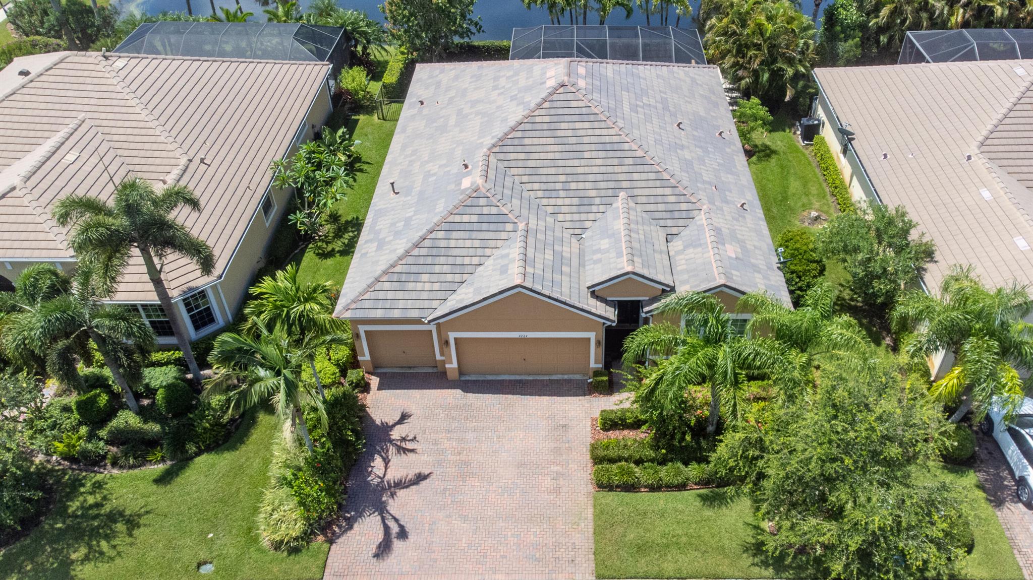 4224 Diamond Square