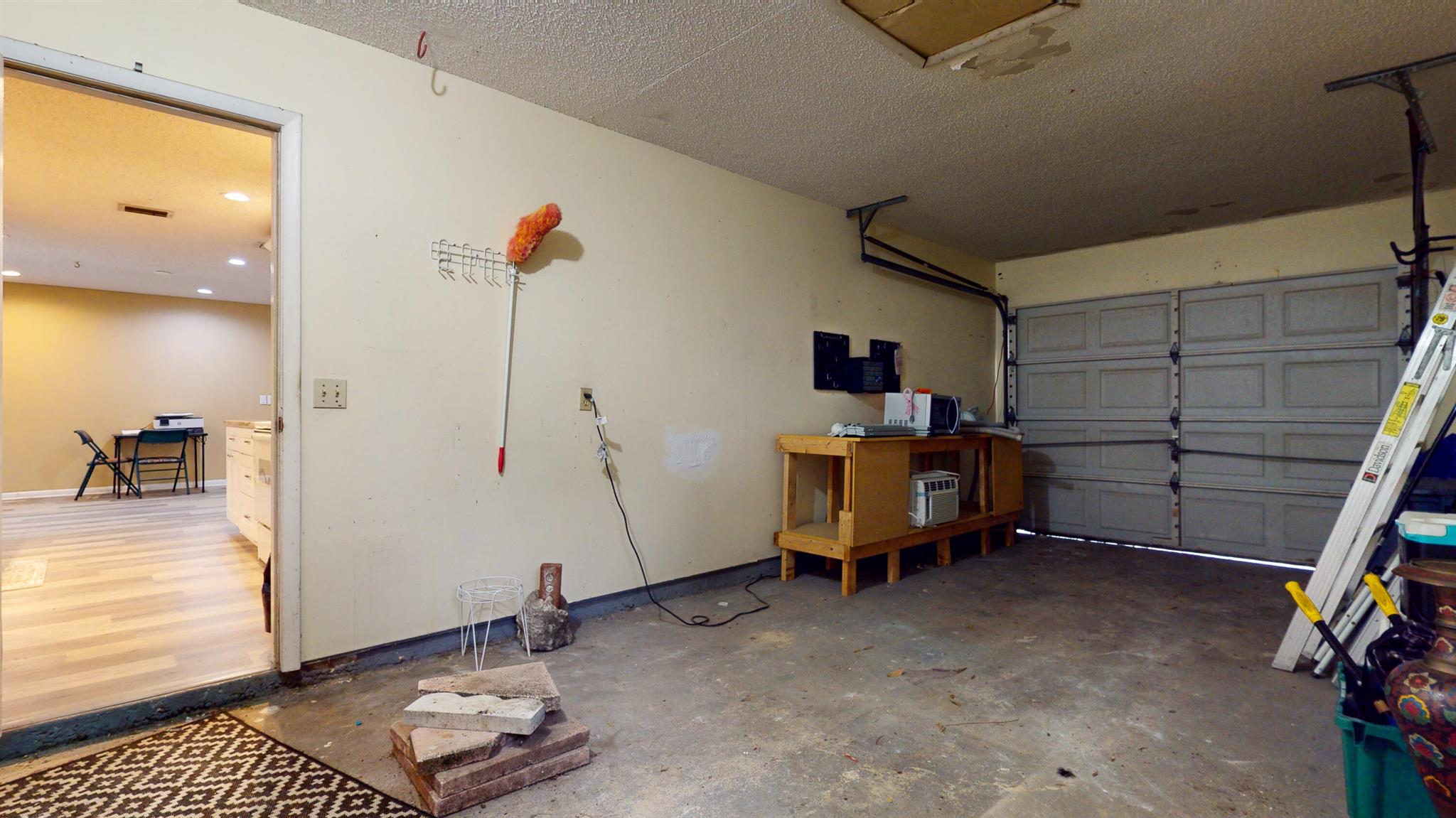 2433 SW Independence Road